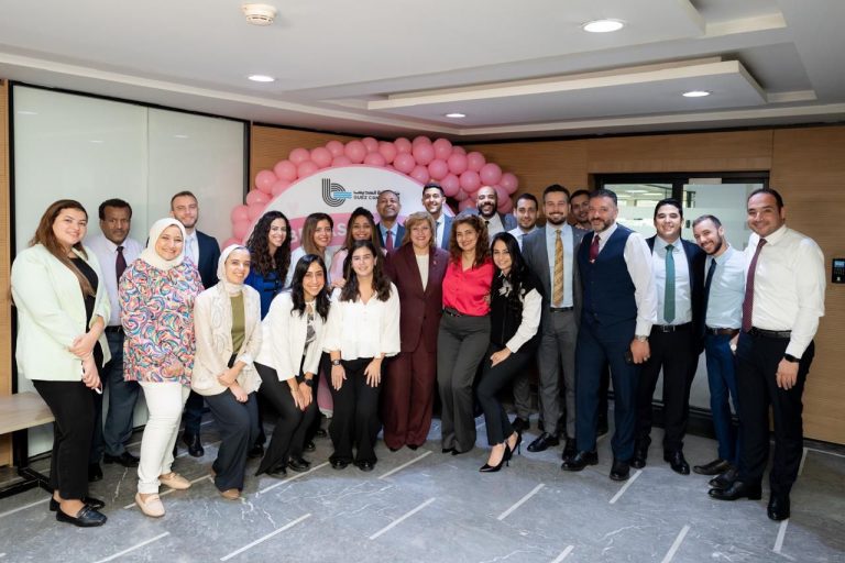 بنك قناة السويس ينظم يومًا توعويًا لموظفاته بالتعاون مع مستشفى السلام الدولي ويقيم معرضًا للحرف اليدوية لدعم محاربات بهية بنك قناة السويس ينظم يومًا توعويًا لموظفاته بالتعاون مع مستشفى السلام الدولي ويقيم معرضًا للحرف اليدوية لدعم محاربات بهية