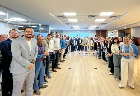 نايل للتطوير العقاري تحتفي بتتويج محمود طاهر نائبًا في مجلس النواب 2025 مراسم احتفال نايل للتطوير العقاري بالنائب محمود طاهر