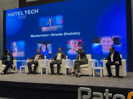 تكريم إيهاب عبد العال في مؤتمر «Hotel Tech» لدوره في دعم وتطوير خدمات الضيافة وتحديثها تكريم إيهاب عبد العال في مؤتمر «Hotel Tech» لدوره في دعم وتطوير خدمات الضيافة وتحديثها