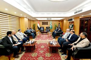 وزير الإسكان ومحافظ الفيوم يتابعان الموقف التنفيذي مشروعات "حياة كريمة"