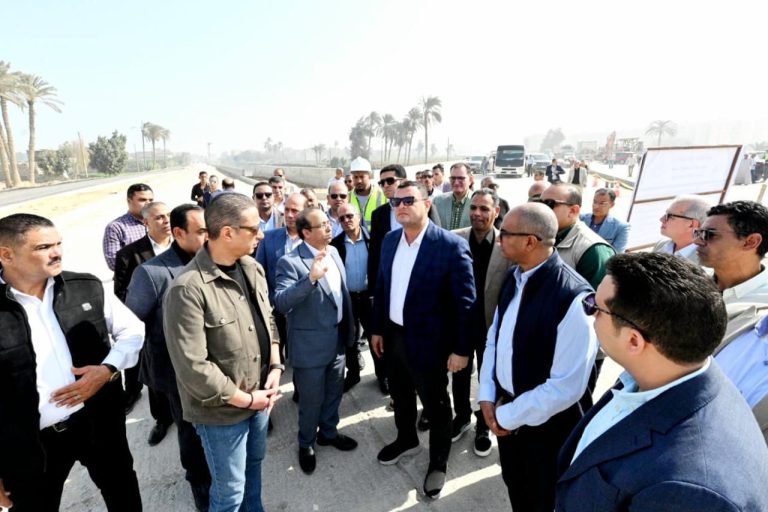 حياة كريمة، وزير الإسكان ومحافظ الفيوم يتفقدان مجمع محطات مياه الشرب بالعزب الجديدة حياة كريمة، وزير الإسكان ومحافظ الفيوم يتفقدان مجمع محطات مياه الشرب بالعزب الجديدة