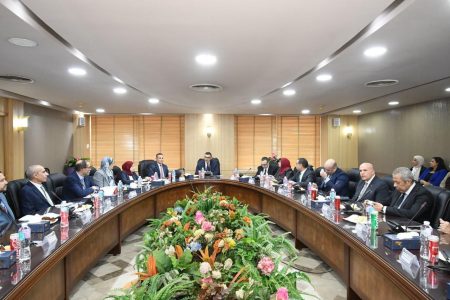 وزير الإسكان يوجه بخلق أفكار جديدة لخدمة المطورين والمستثمرين