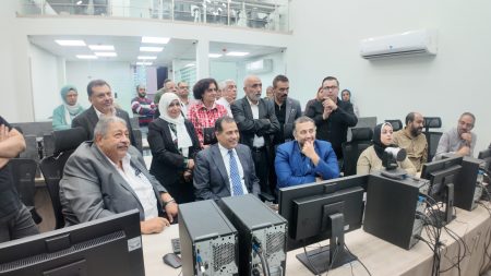 قيادات الإسكان والمرافق والصرف يشهدون تنفيذ نموذج محاكاة لأزمة طارئة والحل السريع