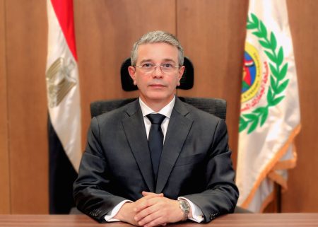 «أموي» يرد على أسئلة المتعاملين مع «الجمارك» «أموي» يرد على أسئلة المتعاملين مع «الجمارك»