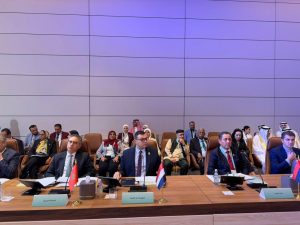 وزير الإسكان يشارك فى الدورة الـ42 لمجلس وزراء الإسكان والتعمير العرب بالدوحة وزير الإسكان يشارك فى الدورة الـ42 لمجلس وزراء الإسكان والتعمير العرب بالدوحة