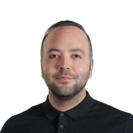 ڤاليو تتعاون مع Enactus Egypt و Exitsلتقديم الجوائز للشركات الناشئة الفائزة خلال فعالية ElevateLab Demo Day معتز لطفي رئيس قطاع تطوير الأعمال والشراكات في ڤاليو