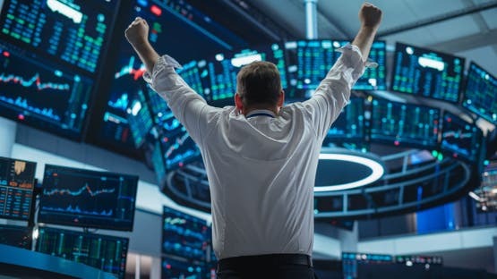 أسواق النفط فوق صفيح ساخن.. رهانات صناديق التحوط تقفز لأعلى مستوى في 10 أشهر.. فهل تقترب العاصفة؟ صناديق التحوط، النافذة الإخبارية