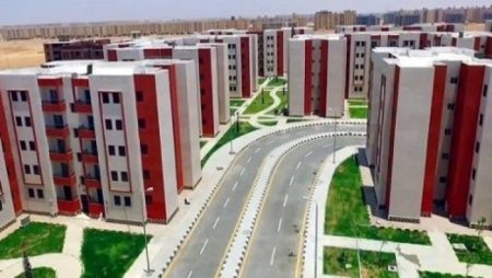 بالفيديو.. ثعابين بتطلع من الحشائش.. استغاثة عاجلة من سكان “الإسكان الاجتماعي” بالقرين للرئيس السيسي الإسكان الاجتماعي، النافذة