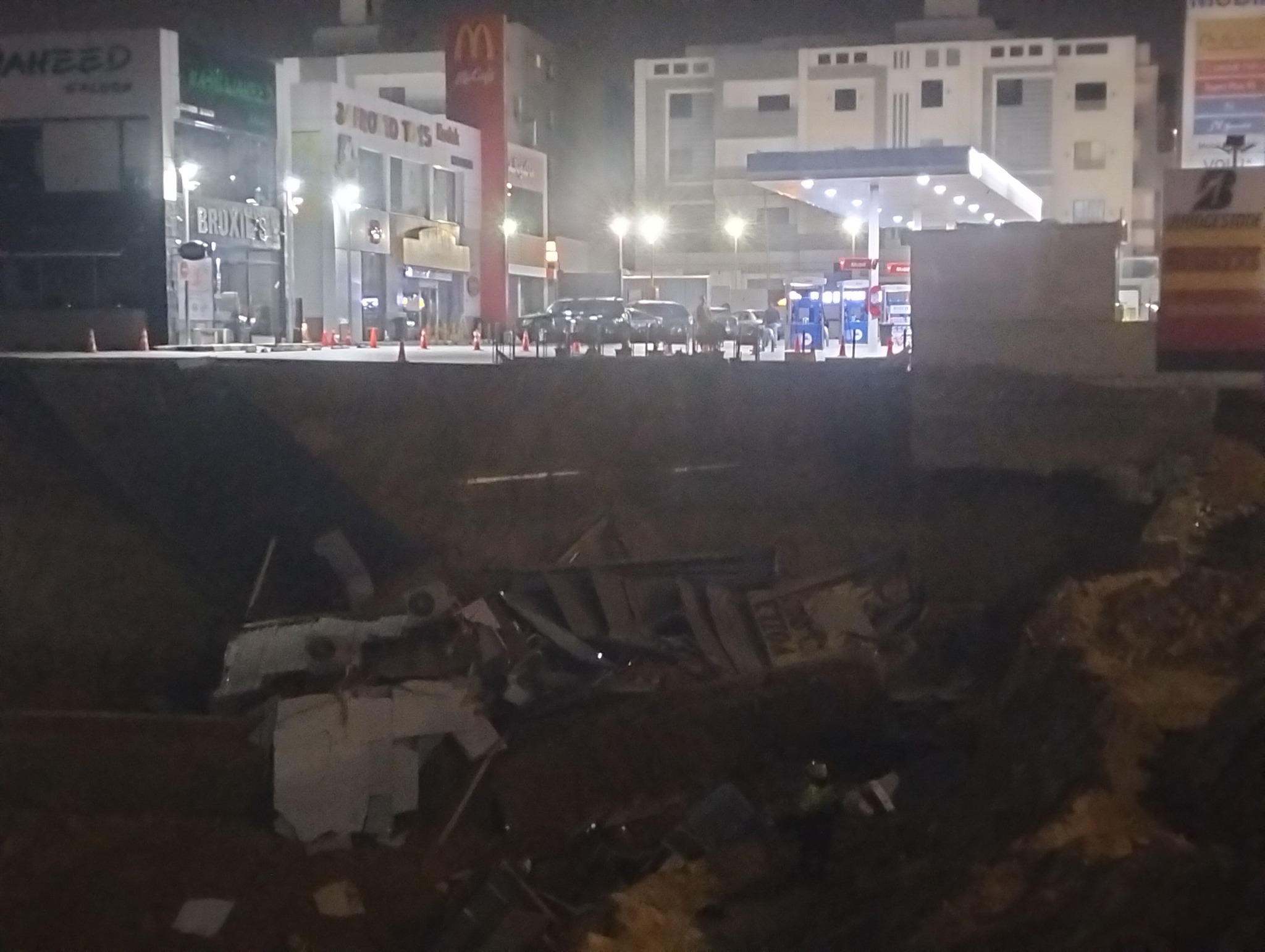 سبب صادم وراء الهبوط الأرضي المفاجئ في محطة وقود التجمع الخامس