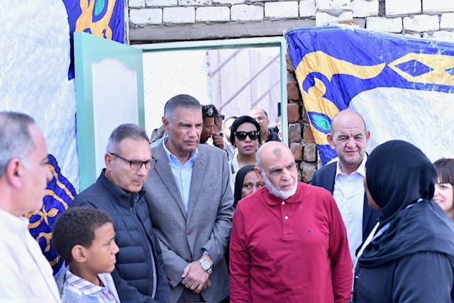 ضمن مسؤوليته المجتمعية.. البنك الأهلي المصري يدعم أهالي أسوان بوحدات سكنية ومشروعات إنتاجية