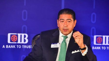 هشام عز العرب، النافذة