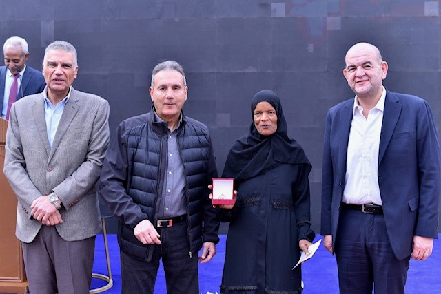 ضمن مسؤوليته المجتمعية.. البنك الأهلي المصري يدعم أهالي أسوان بوحدات سكنية ومشروعات إنتاجية