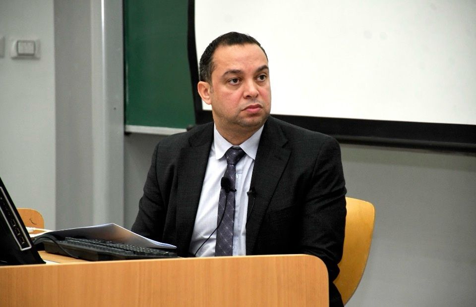 أحمد عليوة يحصل على الدكتوراه بامتياز عن آليات مواجهة التضخم وبقاء الشركات الصناعية الصغيرة