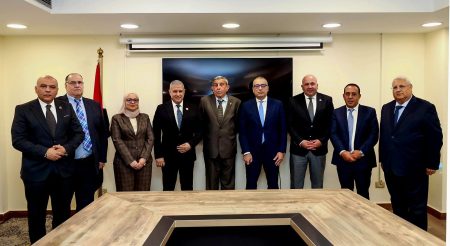 رئيس البنك الزراعي يبحث دعم صغار المزارعين مع لجنة الزراعة