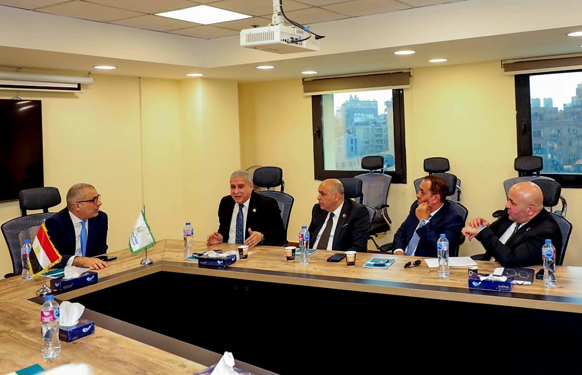 رئيس البنك الزراعي المصري يبحث مع لجنة الزراعة بمجلس الشيوخ تعزيز التنمية الزراعية ودعم صغار المزارعين