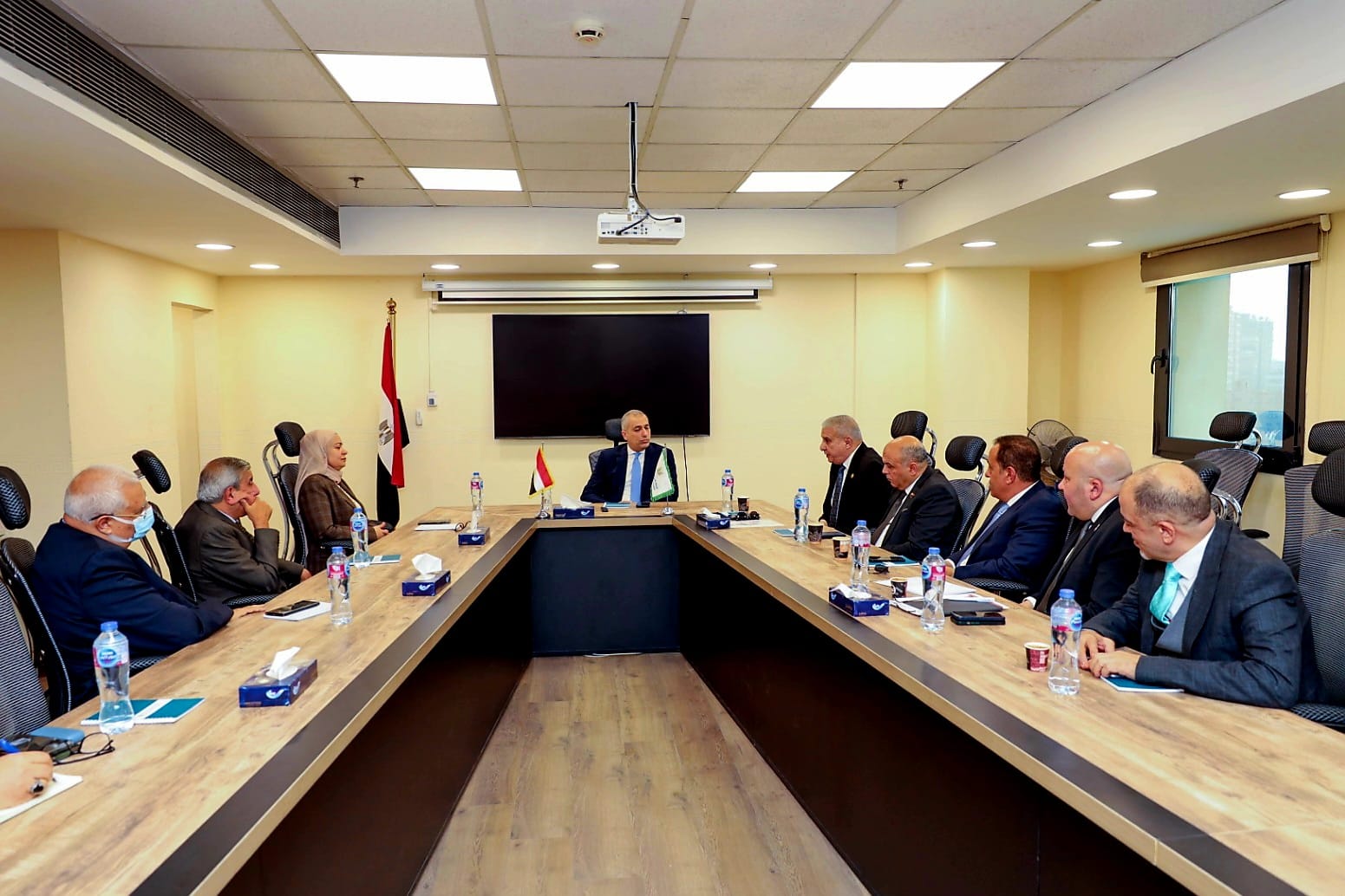 رئيس البنك الزراعي المصري يبحث مع لجنة الزراعة بمجلس الشيوخ تعزيز التنمية الزراعية ودعم صغار المزارعين