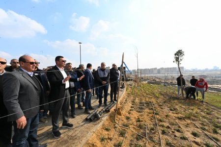 زيارة وزير الإسكان ومحافظ القاهرة لحدائق "تلال الفسطاط"