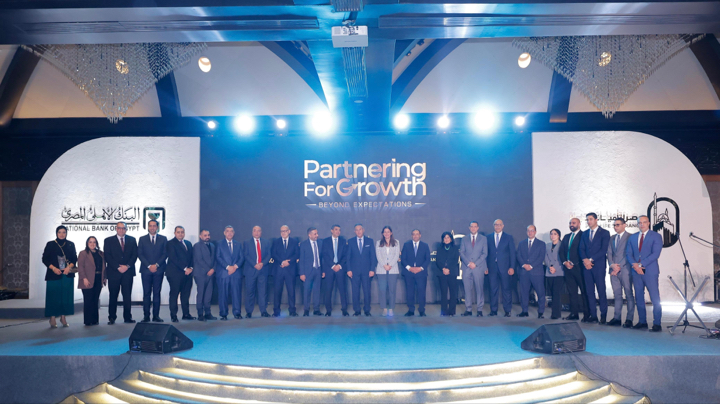 البنك الأهلي ومصر لتأمينات الحياة يطلقان حزمة تأمين بنكي جديدة لدعم المشروعات الصغيرة والمتوسطة