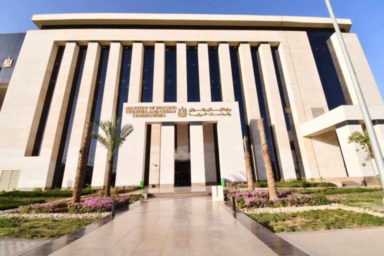 بعوائد استثمارية واعدة.. وزارة الإسكان تطرح أراضٍ تجارية وإدارية في الشيخ زايد ودمياط الجديدة وزارة الإسكان، النافذة الإخبارية