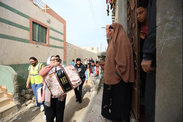 ضمن الدور المجتمعي للبنك.. جمعية البنك الأهلي المصري للأعمال الخيرية تطلق مبادرة لتوزيع1000 بطانية بمحافظة الفيوم
