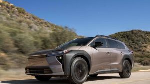 تويوتا bZ وودلاند 2026، النافذة الإخبارية