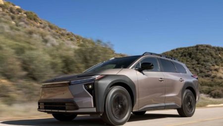 تويوتا bZ وودلاند 2026، النافذة الإخبارية