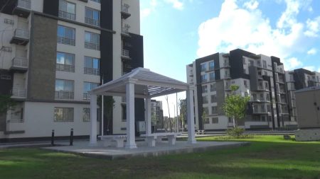 وزير الإسكان، الأحد المقبل..بدء تسليم وحدات سكنية بمشروع "بيت الوطن" للمصريين بالخارج بمدينة دمياط الجديدة