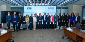 مراسم توقيع التمويل، النافذة