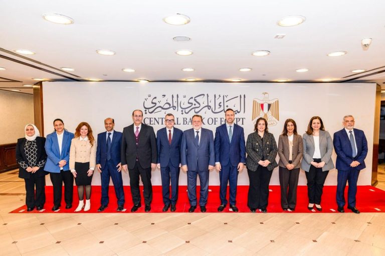 محافظ البنك المركزي المصري يبحث مع وزير التخطيط والتنمية الاقتصادية أوجه التعاون المشترك