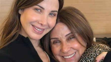 تهنئة عيد الأم.. نانسي عجرم توجه رسالة مؤثرة لوالدتها نانسي عجرم ووالدتها، النافذة