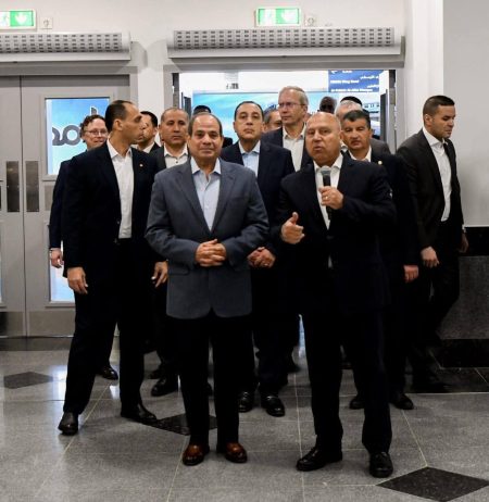 الرئيس السيسي يفتتح مونوريل شرق النيل، النافذة