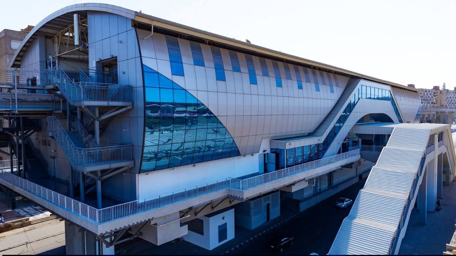 بشرى للمصريين في العيد.. الرئيس السيسي يفتتح "مونوريل شرق النيل" بطول 56.5 كم (التفاصيل الكاملة)