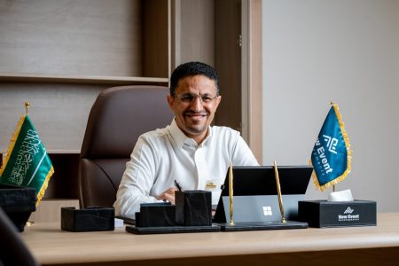 الدكتور حميد الرجوي، النافذة