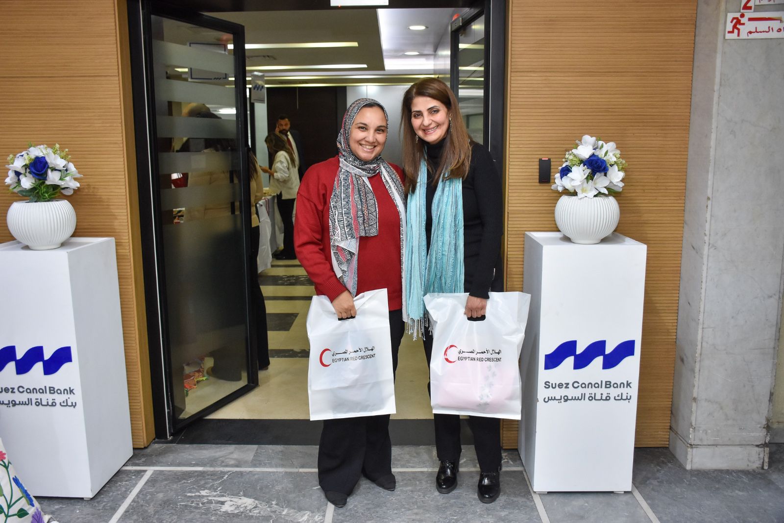 بنك قناة السويس يُنظم معرضًا لدعم المرأة المنتجة بالتعاون مع الهلال الأحمر المصري