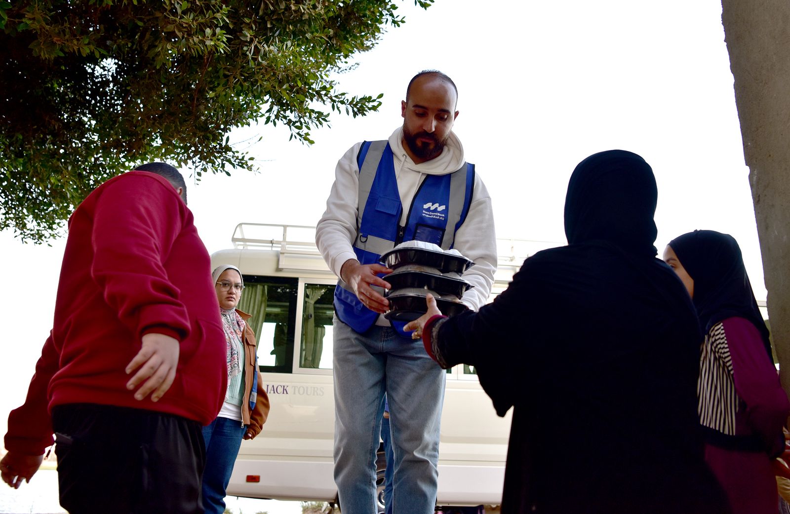 تحت رعاية البنك المركزي.. بنك قناة السويس يوقع بروتوكول تعاون مع «مؤسسة صنّاع الحياة مصر» لتوزيع 200 ألف وجبة بالجيزة