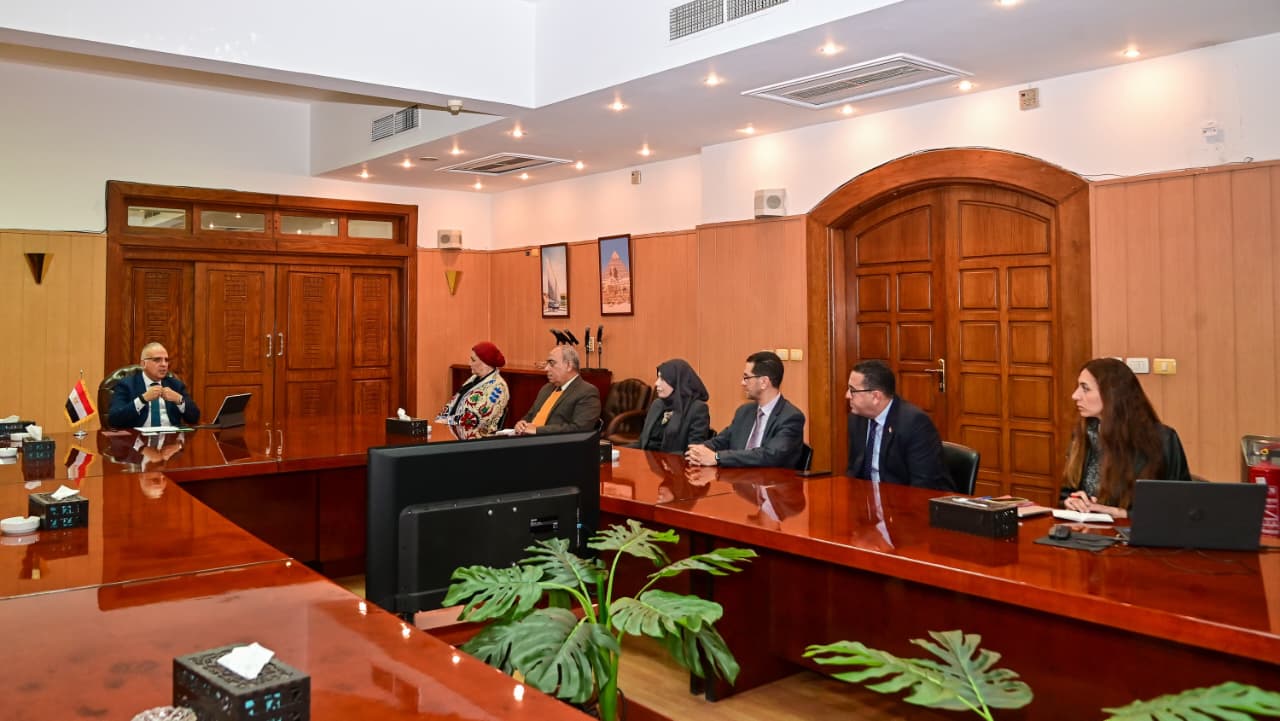 أول تحرك رسمي لتحويل "ورد النيل" من أزمة بيئية إلى مورد اقتصادي للفتيات.. الوزارة تكشف