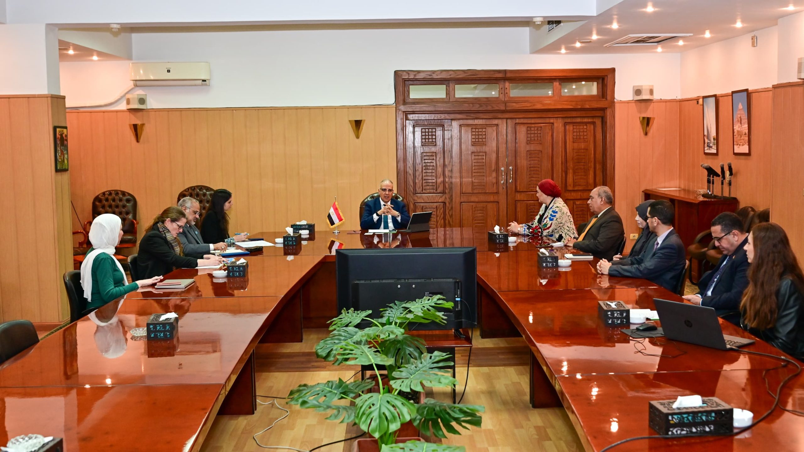 أول تحرك رسمي لتحويل "ورد النيل" من أزمة بيئية إلى مورد اقتصادي للفتيات.. الوزارة تكشف