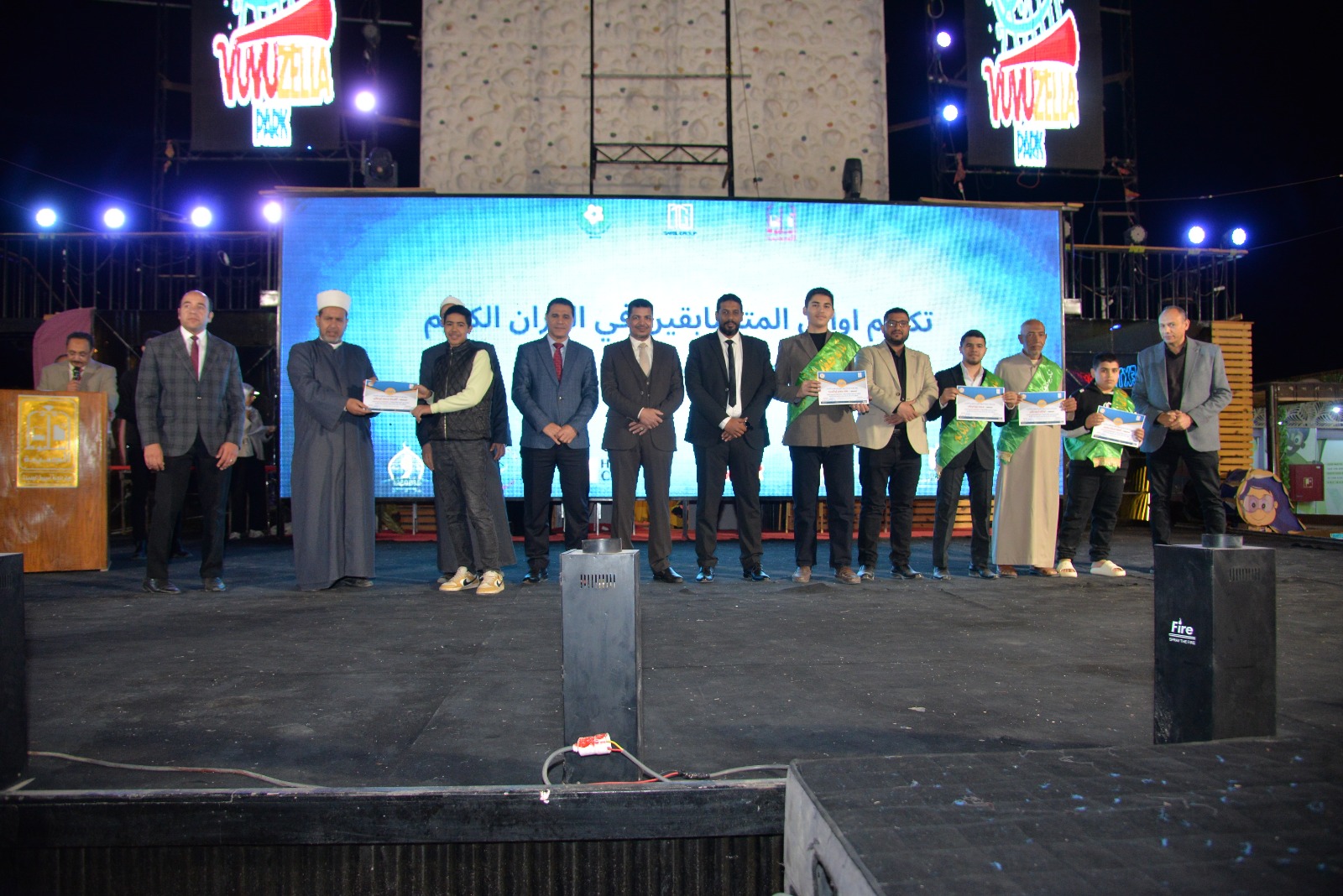 «أسيوط الجديدة» تحتفي بحفظة القرآن الكريم وتكرم المتميزين في الأنشطة الثقافية والرياضية (صور)