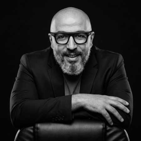 الدكتور محمد الدويني، النافذة