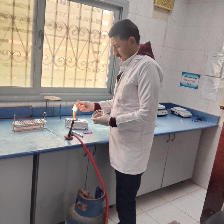 "الصحة الحيوانية" ومعامله الفرعية بالمحافظات يواصل نشاطه المكثف خلال عطلة عيد الفطر لتأمين الثروة الداجنة والحيوانية