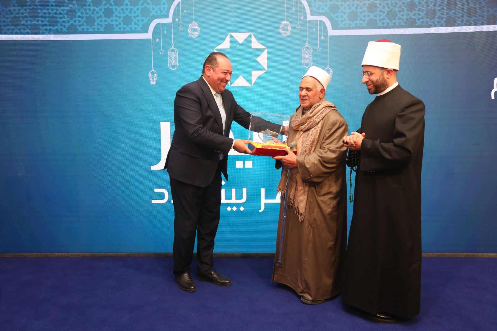 بجوائز 9 ملايين جنيه.. "ميدار" ووزير الأوقاف يكرمان نجوم "دولة التلاوة" في ليلة روحانية بـ "مستقبل سيتي"