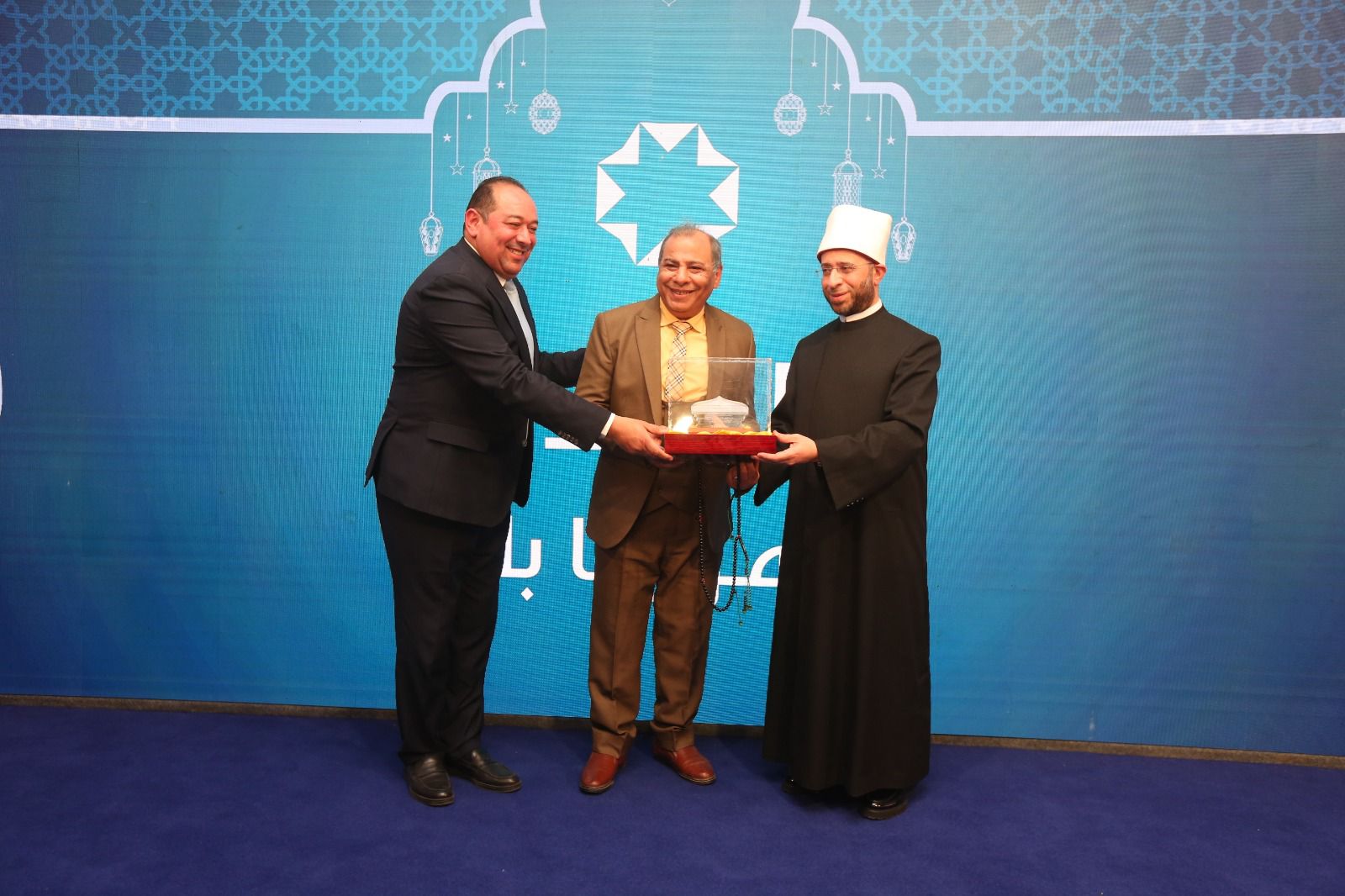 بجوائز 9 ملايين جنيه.. "ميدار" ووزير الأوقاف يكرمان نجوم "دولة التلاوة" في ليلة روحانية بـ "مستقبل سيتي"