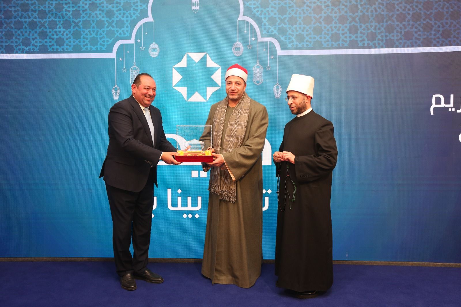 بجوائز 9 ملايين جنيه.. "ميدار" ووزير الأوقاف يكرمان نجوم "دولة التلاوة" في ليلة روحانية بـ "مستقبل سيتي"