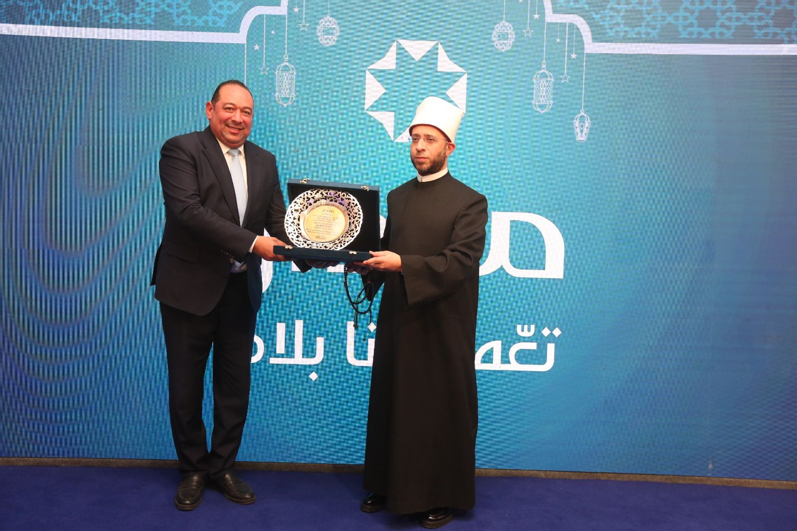 بجوائز 9 ملايين جنيه.. "ميدار" ووزير الأوقاف يكرمان نجوم "دولة التلاوة" في ليلة روحانية بـ "مستقبل سيتي"