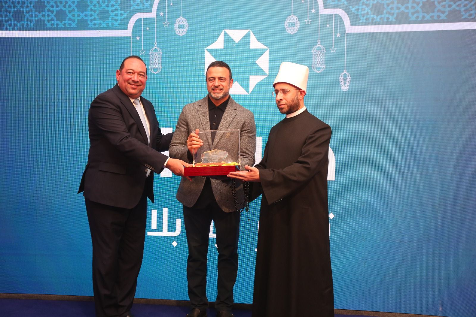 بجوائز 9 ملايين جنيه.. "ميدار" ووزير الأوقاف يكرمان نجوم "دولة التلاوة" في ليلة روحانية بـ "مستقبل سيتي"